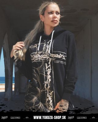 👗 Buď odvážna. Buď iná. Buď Yakuza. 🖤 Teraz so zľavami, ktoré si nenecháš ujsť! 👉 www.yakuza-shop.sk/saty--dlhe-topy-damske/